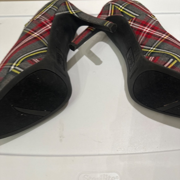 Shoes - Picture 4 of 5